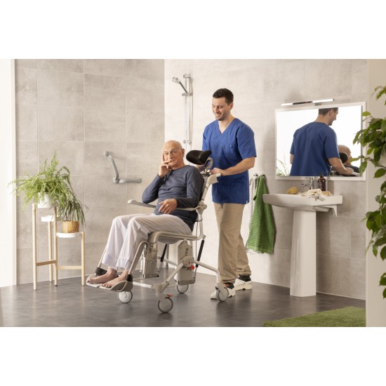 Etac Swift Mobil Tilt-2 with Pan Holder bathroom application